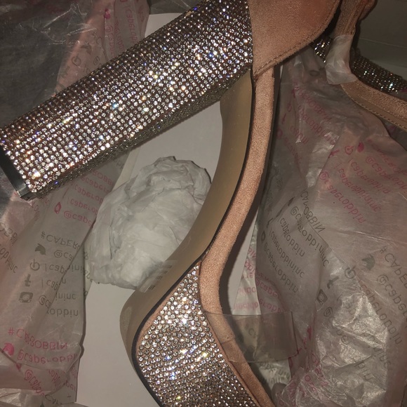 Women’s platform heels - Picture 3 of 3